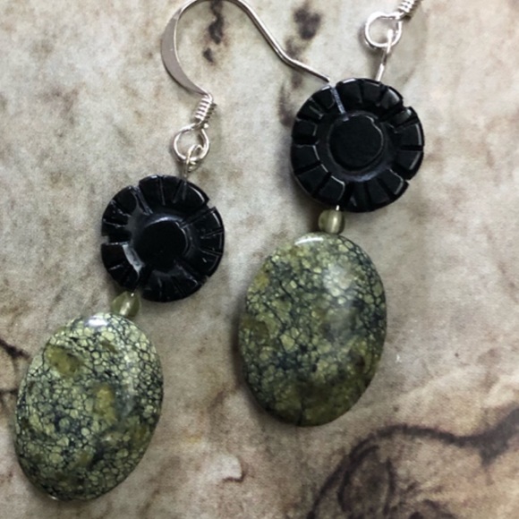 Onyx and Serpentine Earrings - Picture 7 of 8